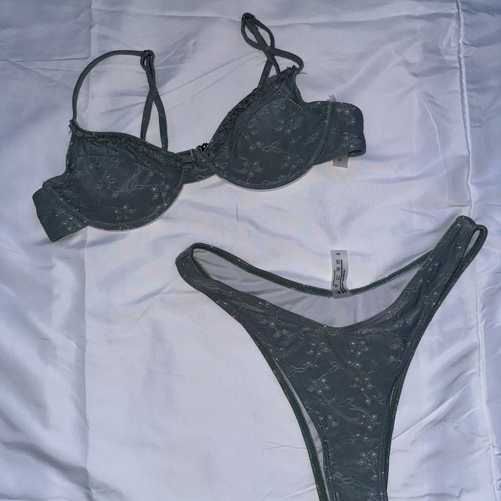 SHEIN Green Bikini Set with Underwire Support and Textured Fabric